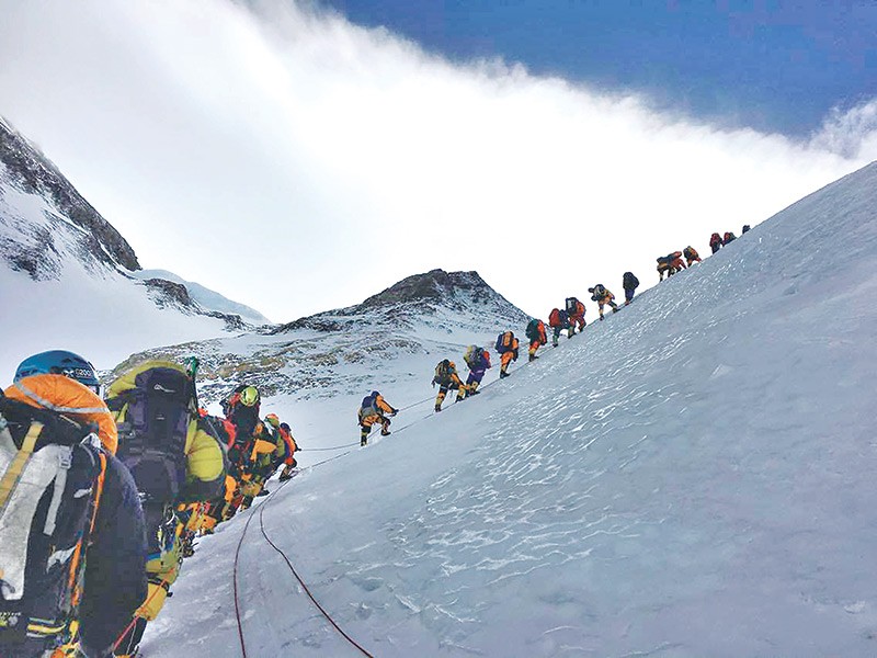 #WorldRecord: 200 Members Climb Mt. Everest in 24 Hours!
