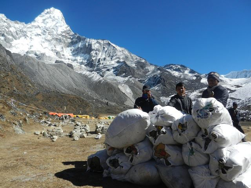 Everest clean-up