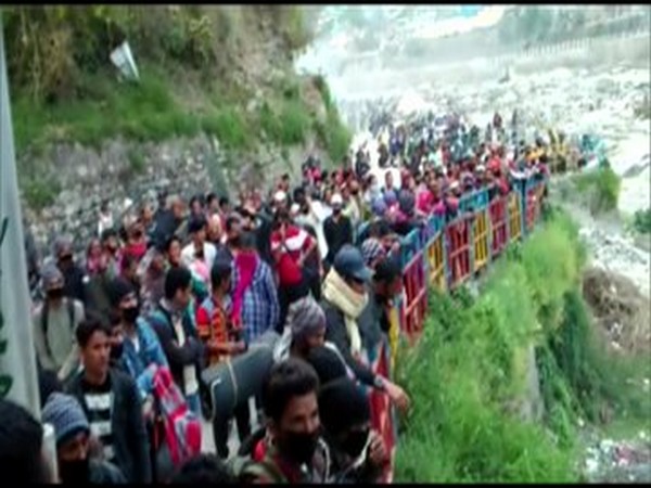 Nepalis Stranded in India