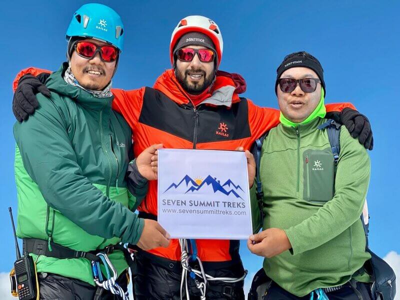 Bahrain Prince and Team Successfully Scale Mt Manaslu!